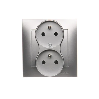 SIMON 54 PREMIUM Розетка подвійна із заземленням з функцією незмінності фаз з захистом контактів 16A 230V комплектна срібло мат