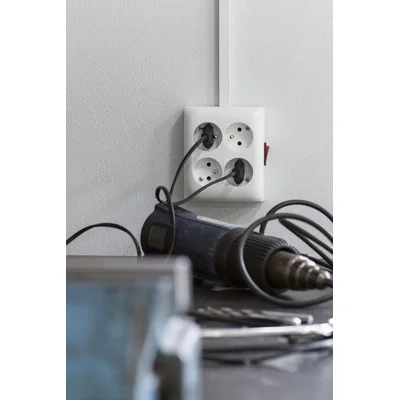 Simon Aquaclick WA-GSZN4W1-xx-49xx Surface-mounted socket, Schuko, 4-way, with built-in switch, IP20, 16A, 250V~, screw terminals; black