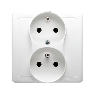 SIMON BASIC Double socket outlet with earthing and phase invariance white 16A