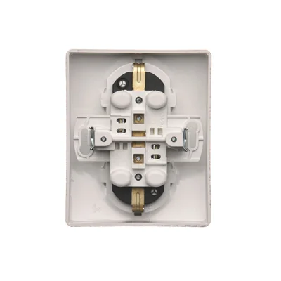 SIMON BASIC Presa a spina con messa a terra, Schuko, doppia, con otturatori per percorsi corrente, acciaio inox