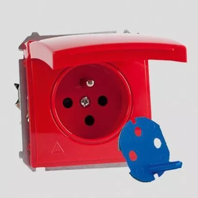 Socket with grounding (module), with shutters for current paths, splash-proof IP44, 16A, 250V, screw terminals, red