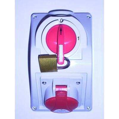 Socket with switch input M-20 switch L-0-P - output 16/5 with padlock