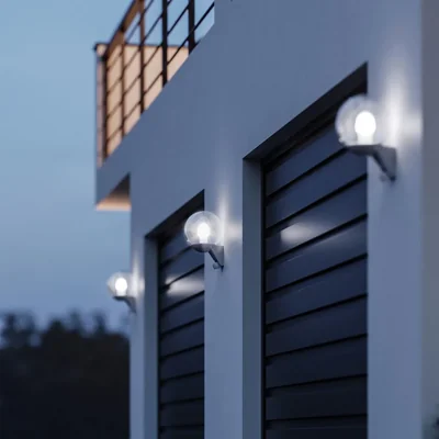 STEINEL L585 S PIR-Fassadenleuchte mit Bewegungs- und Dämmerungssensor, max. 60 W, E27, IP44, 230 V, Anthrazit, Glas, Kunststoff