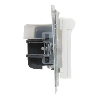 SUNO - Presa 2P+Z IP44 - 16 A - 250 V~ - morsetti automatici - con otturatore, bianca