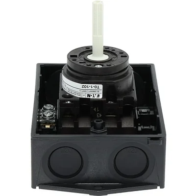 T0-1-102/I1/SVB On-Off switch, 2 pole, 20 A, 90 °, in IP65 housing, red-yellow knob with padlock