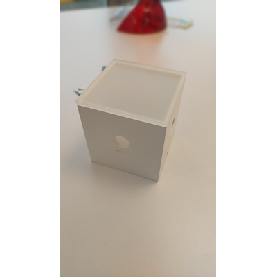 TABLE CUBE Lámpara de mesa expositora blanca