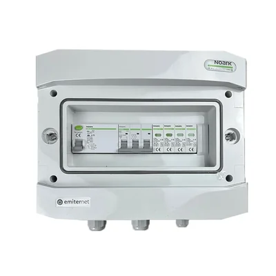 Tableau de distribution hermétique IP65 EMITER avec connexion CA, parafoudre Noark type 2, 25 A triphasé et disjoncteur différentiel type A 40 A/300 mA.