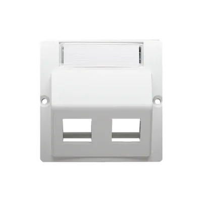 Tapa de toma de teléfono en Keystone inclinado. Instalación del casquillo roscado en la caja blanca.