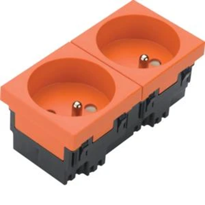 TEHALIT.GB-EG Base de enchufe 2P+Z 33° 2 vías 45x45mm libre de halógenos naranja