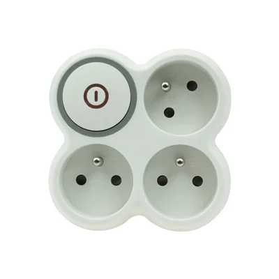 Three-way plug splitter with grounding switch