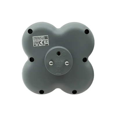Three-way plug splitter with grounding switch