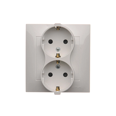 Toma Schuko con doble persiana, 16A, 250V, terminales de tornillo, blanco