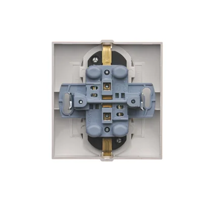 Toma Schuko con doble persiana, 16A, 250V, terminales de tornillo, blanco