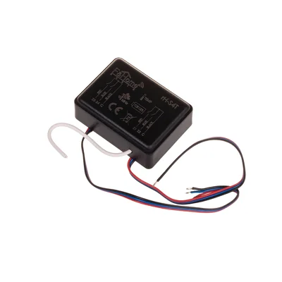 Transmisor de cuatro canales con sonda de temperatura alimentada por batería.