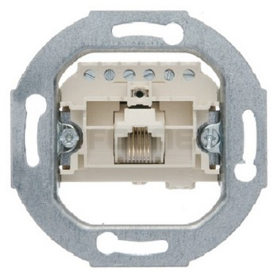 UAE 8(6)-pole cat. 3 connection socket