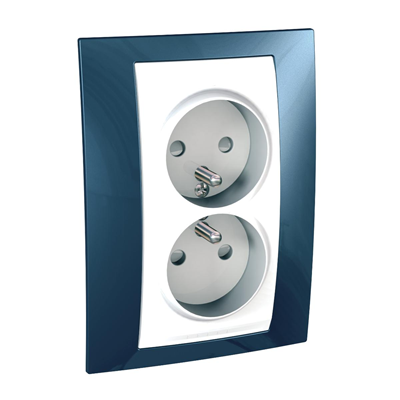 UNICA PLUS Double socket-outlet 2P+PE with shutters for current paths, ice blue
