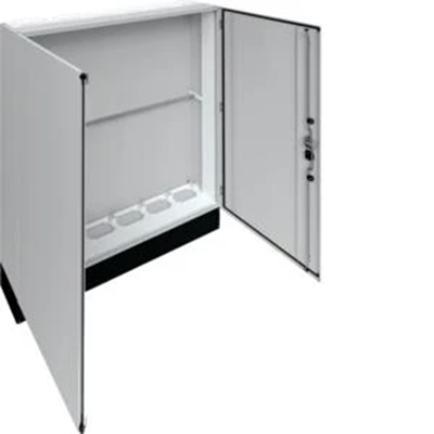 UNIVERS Centralino da pavimento IP55/I 1550x1800x275 con zoccolo 200mm