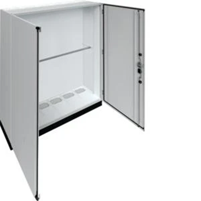 UNIVERS Centralino da pavimento IP55/II 1550x1800x400 con zoccolo 100mm