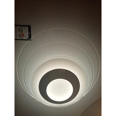 Weiße Display-Wandleuchte Elipse