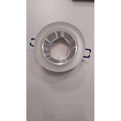 White recessed lamp